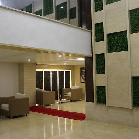 Hotel Ajantha Evergreen Vijayawāda Exterior foto