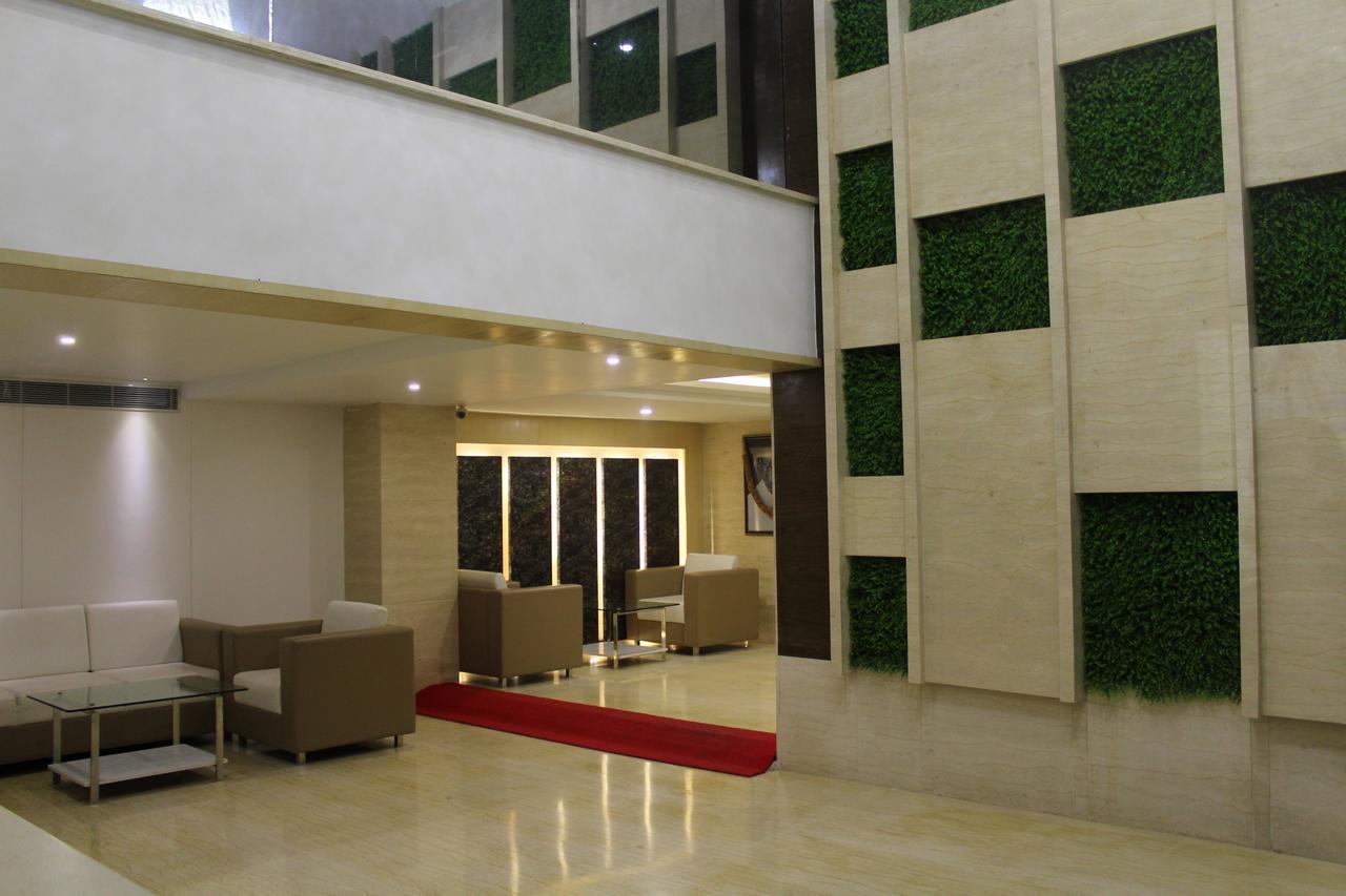 Hotel Ajantha Evergreen Vijayawāda Exterior foto