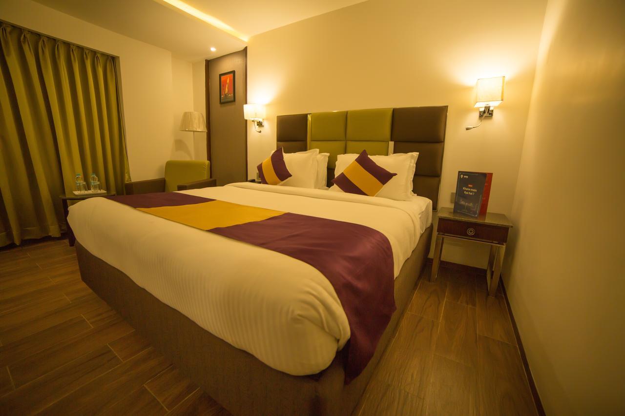 Hotel Ajantha Evergreen Vijayawāda Exterior foto