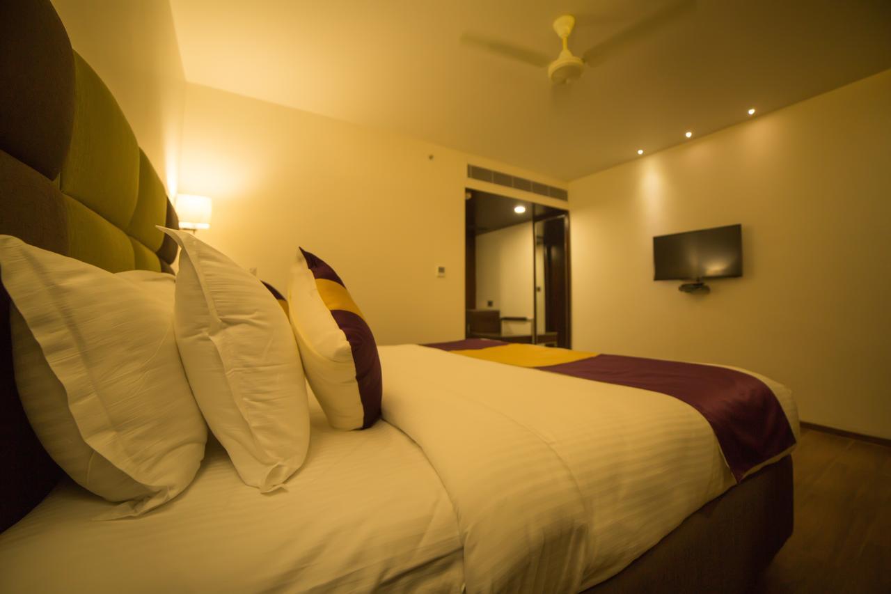 Hotel Ajantha Evergreen Vijayawāda Exterior foto
